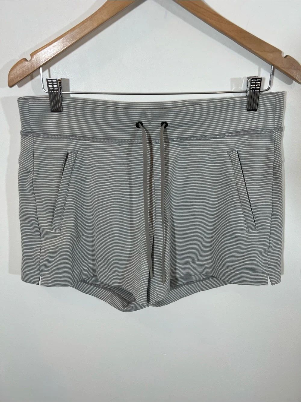 Athleta Stripe Modern Metro Shortie in Grey | Size S